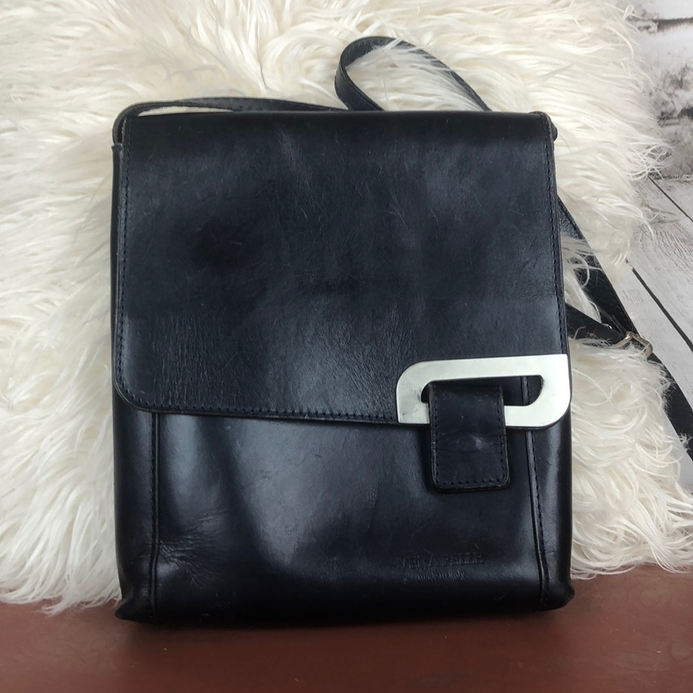 Vera Pelle Shoulder Bag